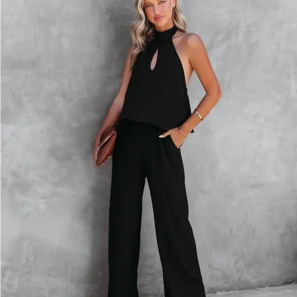 VICI stunning halter jumpsuit NWOT - Picture 4 of 12